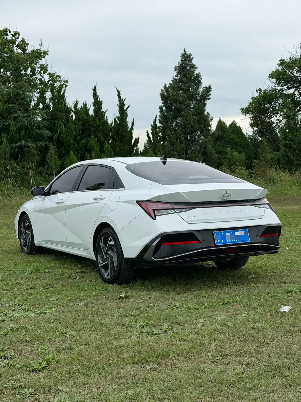 Hyundai Elantra Elantra 1.5L CVT LUX Premium Edition 2023 — thumbnail 4