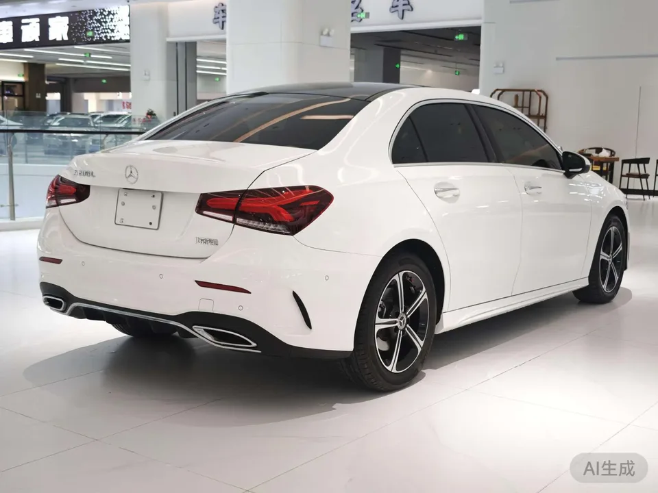 Mercedes-Benz Mercedes Benz A Class facelift A 200 L sports sedan dynamic version 2023 — миниатюра 2