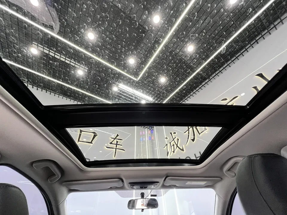 Honda VEZEL 2022 VIZI 1.5L CVT Phantom Night Pioneer Edition 2022 — миниатюра 3