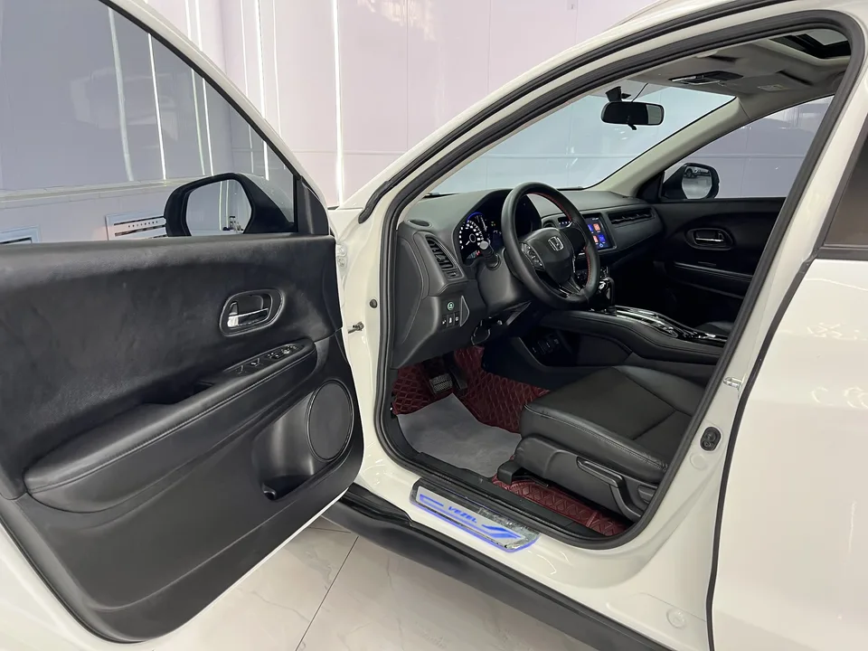 Honda VEZEL 2022 VIZI 1.5L CVT Phantom Night Pioneer Edition 2022 — миниатюра 5