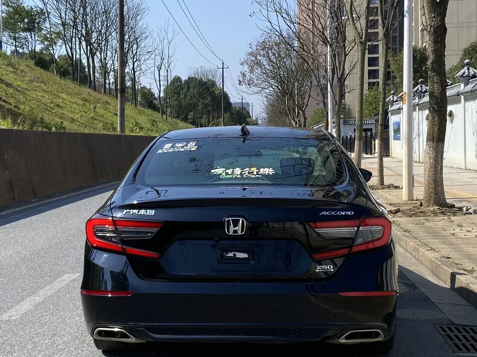 Honda Accord Accord 2022 260TURBO Deluxe Edition 2022 — миниатюра 2