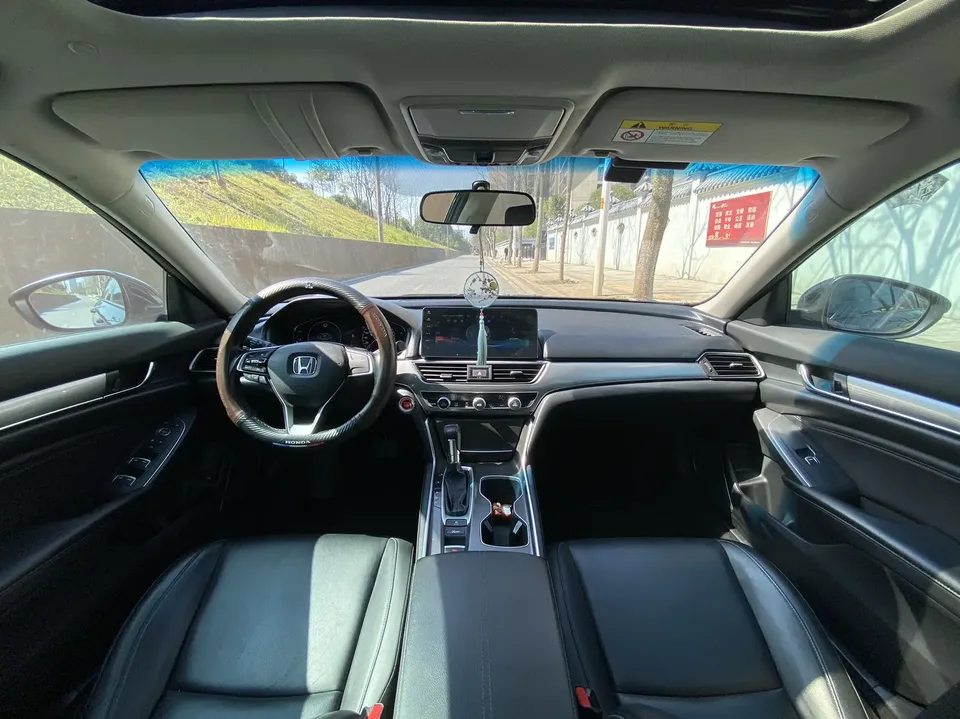 Honda Accord Accord 2022 260TURBO Deluxe Edition 2022 — миниатюра 5