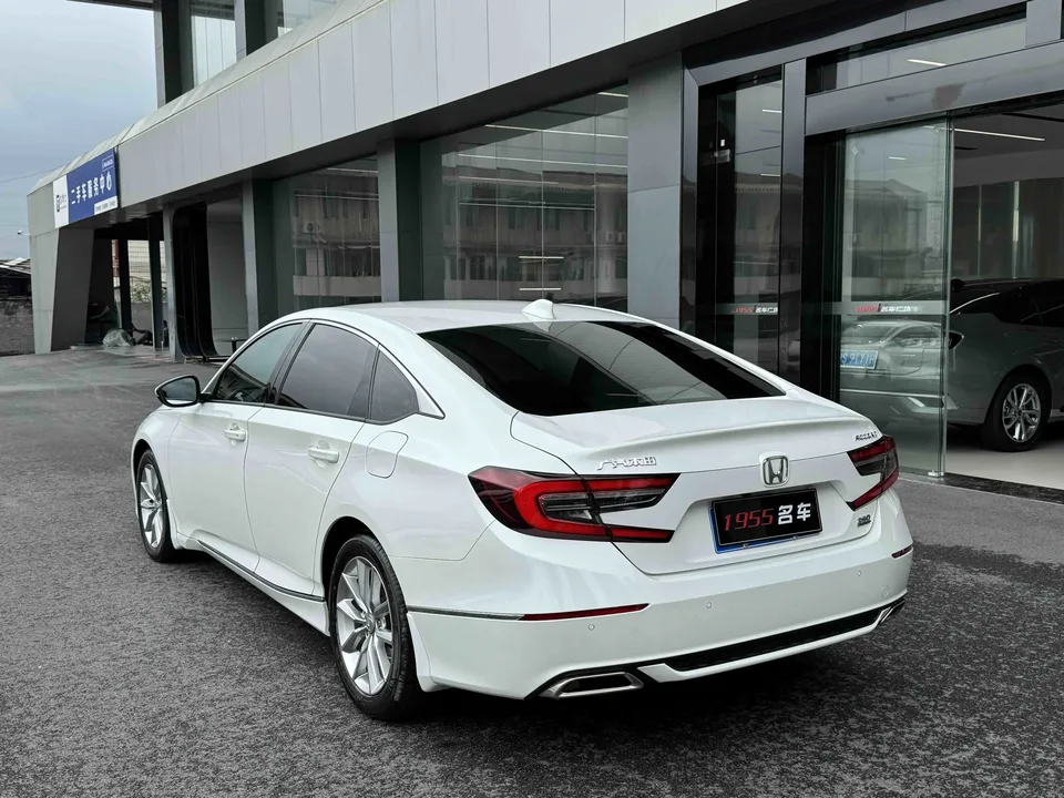 Honda Accord Accord 2022 260TURBO Deluxe Edition 2022 — миниатюра 3