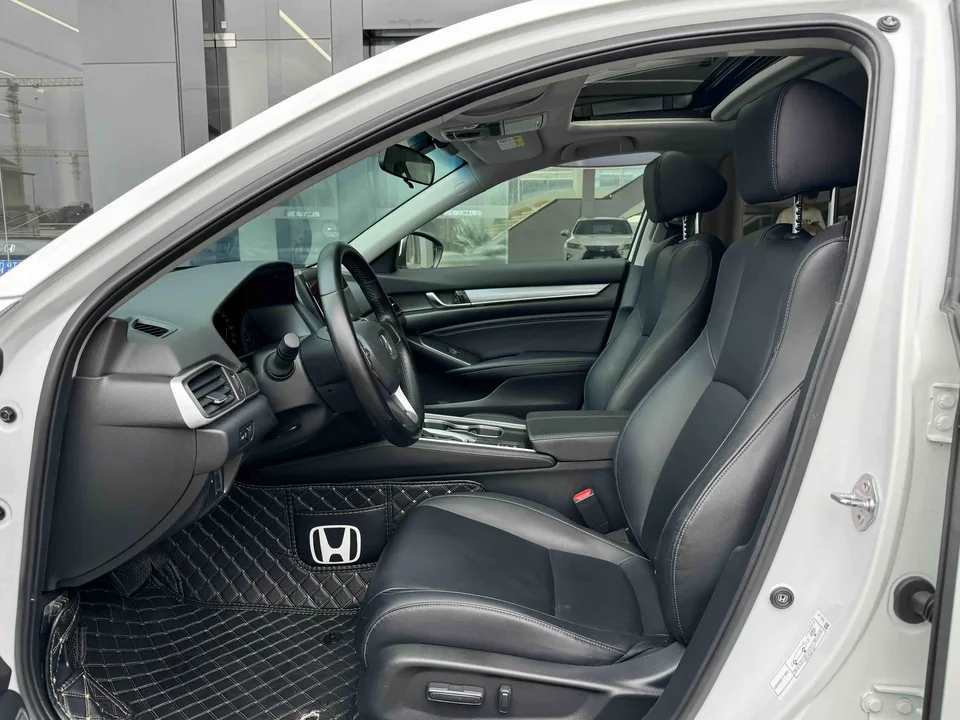 Honda Accord Accord 2022 260TURBO Deluxe Edition 2022 — миниатюра 4