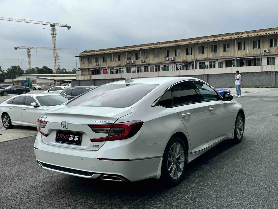 Honda Accord Accord 2022 260TURBO Deluxe Edition 2022 — миниатюра 5