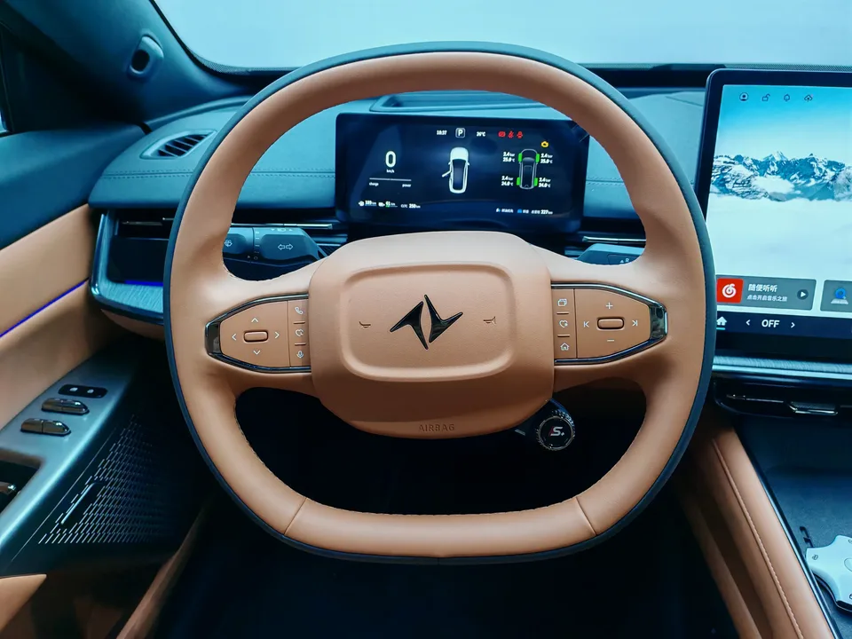 Dongfeng YiPai 007 Extended Range 200Pro Edition 2025 — миниатюра 2