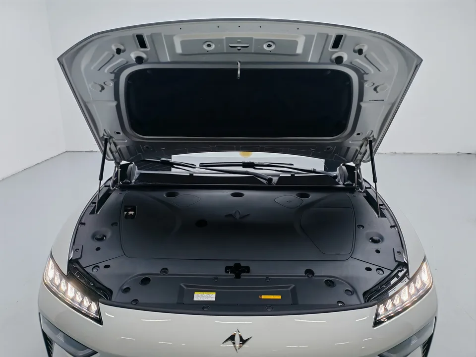 Dongfeng YiPai 007 2025