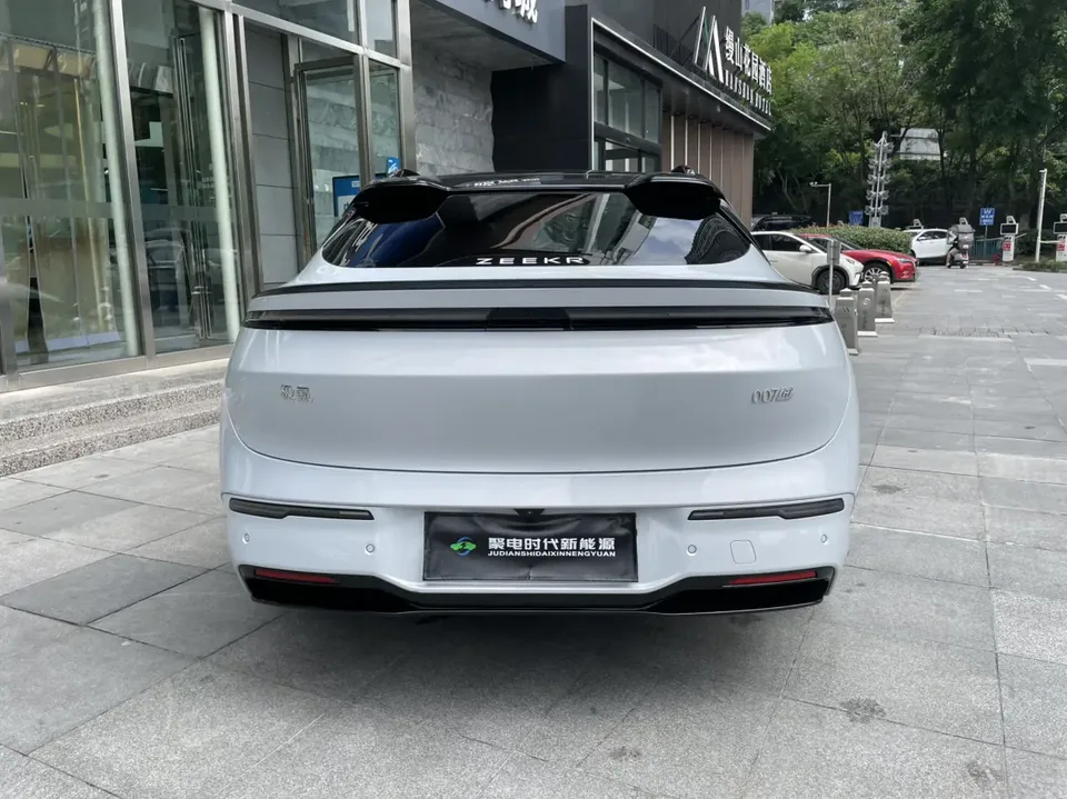 Zeekr 007GT ZEEKR 007GT Four-wheel drive intelligent driving version 75kWh 2025 — thumbnail 2