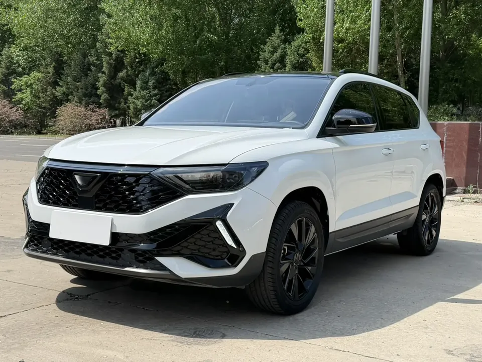 Jetta VS5 VS5 280TSI automatic high-gloss enjoyment version 2022 — photo 1, buy with delivery to Moscow