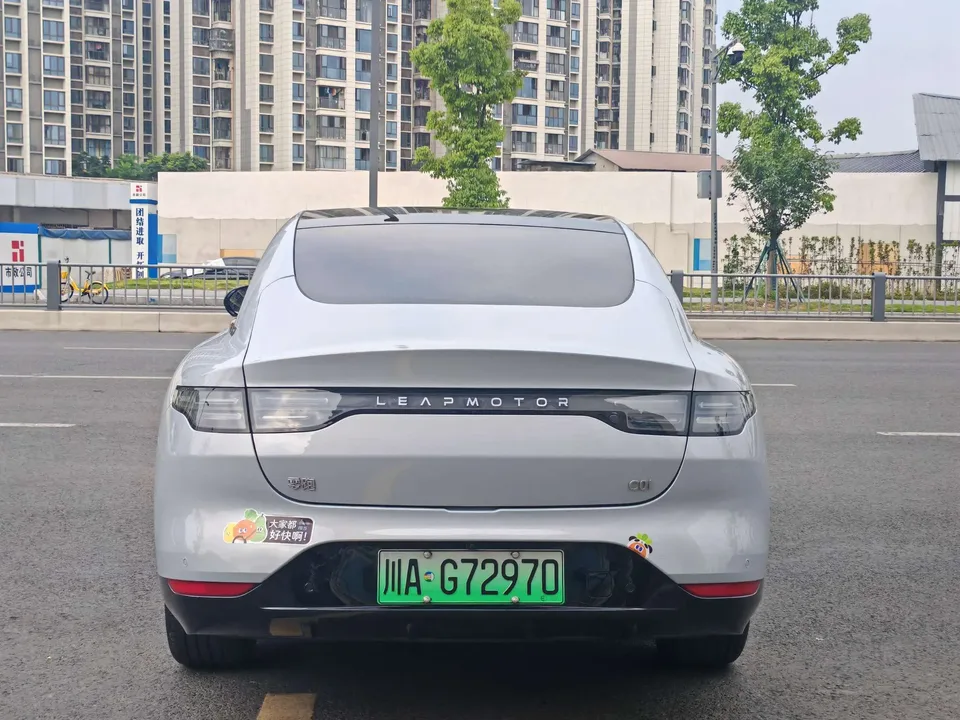 Leapmotor Zero running C01 Extended Range 216 Exclusive Edition 2024 — миниатюра 2