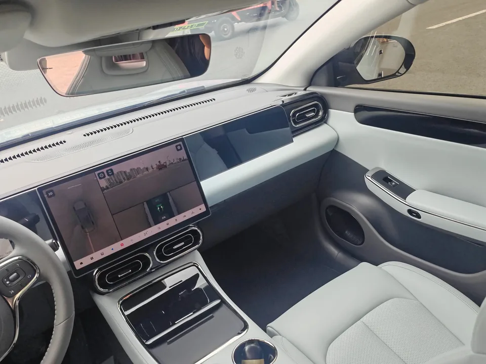 Leapmotor Zero running C01 Extended Range 216 Exclusive Edition 2024 — миниатюра 3
