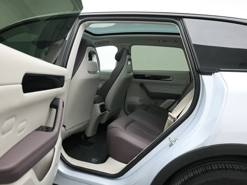 Leapmotor Zero running C11 Extended Range 200 Comfort Edition 2023 — миниатюра 4