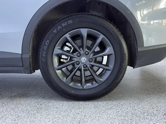 Leapmotor Zero running C11 Extended Range 300 Smart Edition 2024 — миниатюра 3