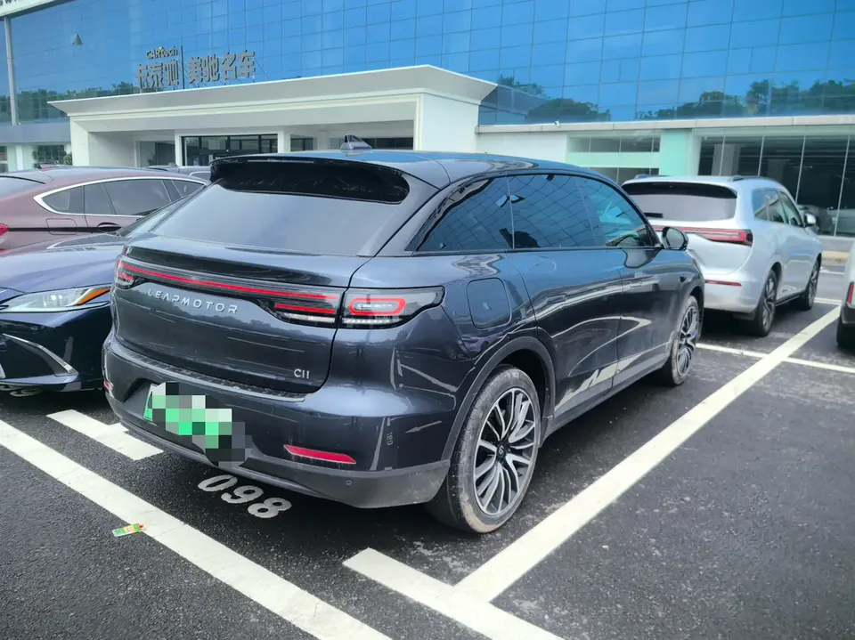 Leapmotor Zero running C11 Extended Range 285 Comfort Edition 2023 — миниатюра 4