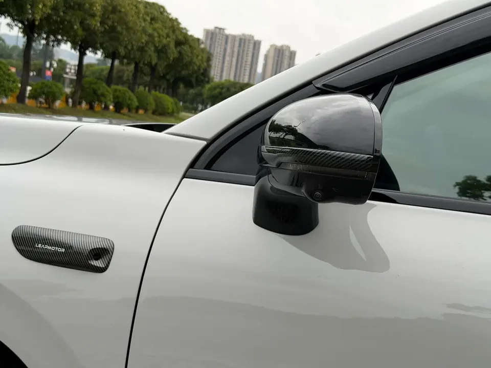 Leapmotor Zero running C10 Pure Electric 530 Smart Edition 2025 — миниатюра 3