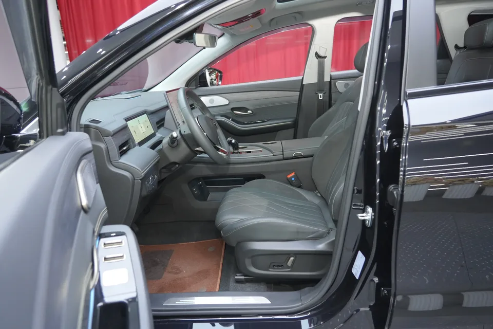Jetour X90 Pro 2.0TD DCT Premium Edition 2024 — миниатюра 4