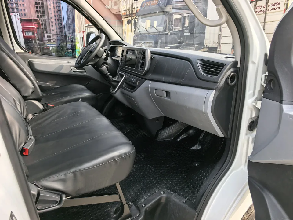 Datong Xintu V80 Xintu V80 2.0T Manual Classic Aoyuntong Long Axis Mid-Top 6-9 Seaters 2023 — thumbnail 3