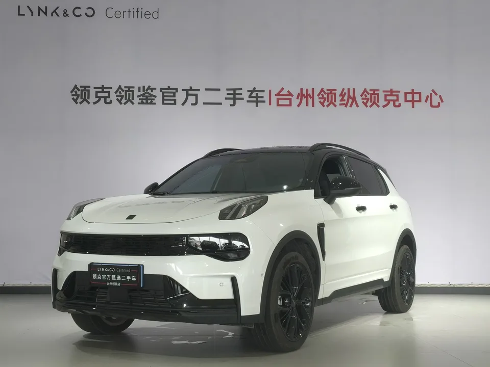 Lynk & Co 01 Lynk & Co 01 2.0TD four-wheel drive new Pro version 2025 — photo 1, buy with delivery to Moscow