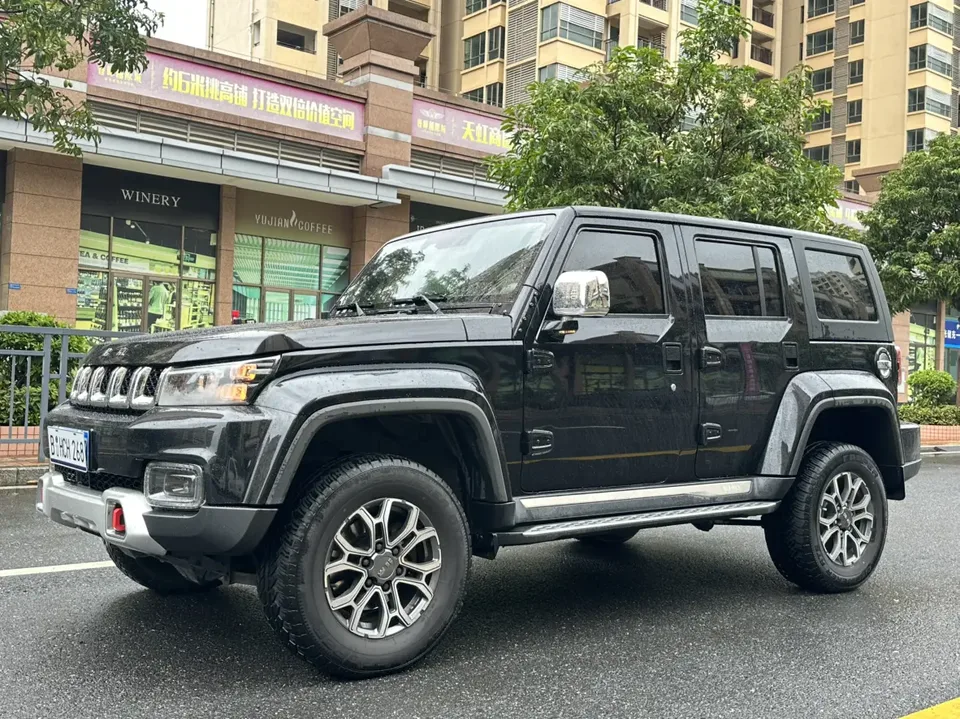 BAIC Beijing Off-road BJ40 Beijing Off-road BJ40 2.0T Automatic 4WD Touring Tower Champion Edition 2022 — photo 1, buy with delivery to Moscow