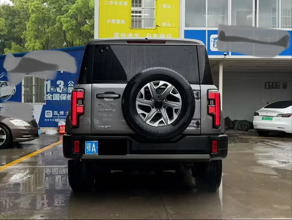 BAIC Beijing Off-road BJ40 Beijing Off-road BJ40 2024 City Hunter Edition 2.0T Automatic 4WD Knight Type 2025 — миниатюра 2