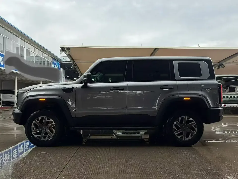 BAIC Beijing Off-road BJ40 Beijing Off-road BJ40 2024 City Hunter Edition 2.0T Automatic 4WD Knight Type 2025 — миниатюра 4