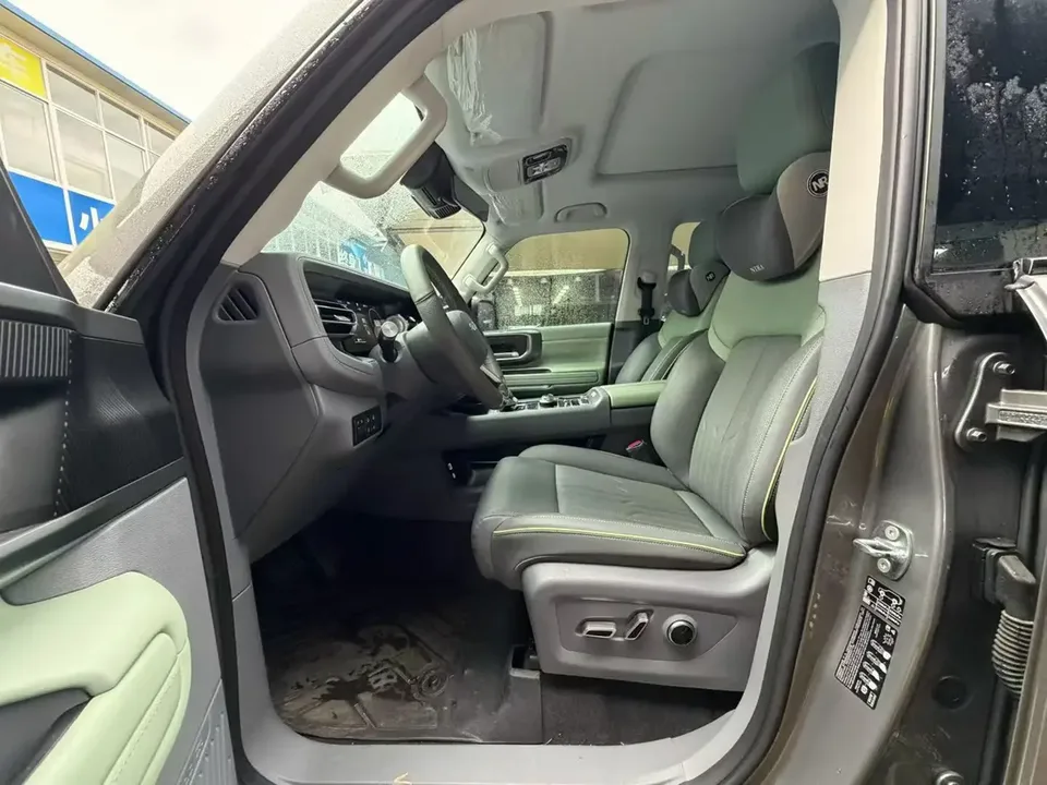 BAIC Beijing Off-road BJ40 Beijing Off-road BJ40 2024 City Hunter Edition 2.0T Automatic 4WD Knight Type 2025 — миниатюра 5