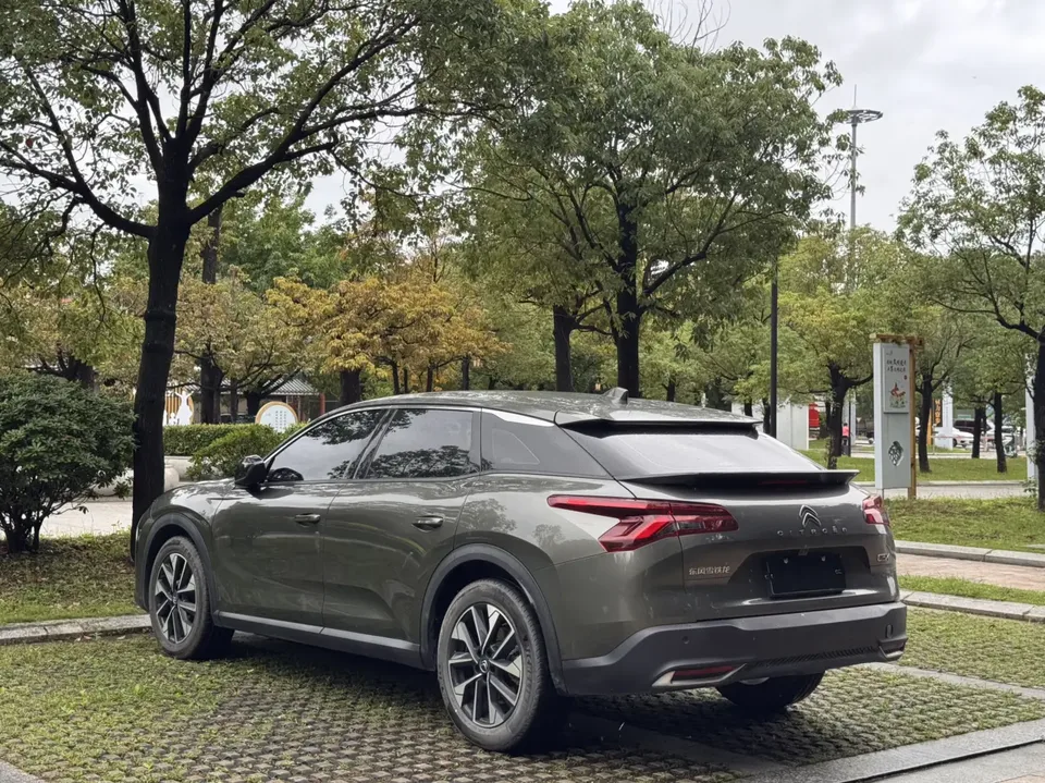 Citroen Versailles C5 X Versailles C5 2023 — миниатюра 2