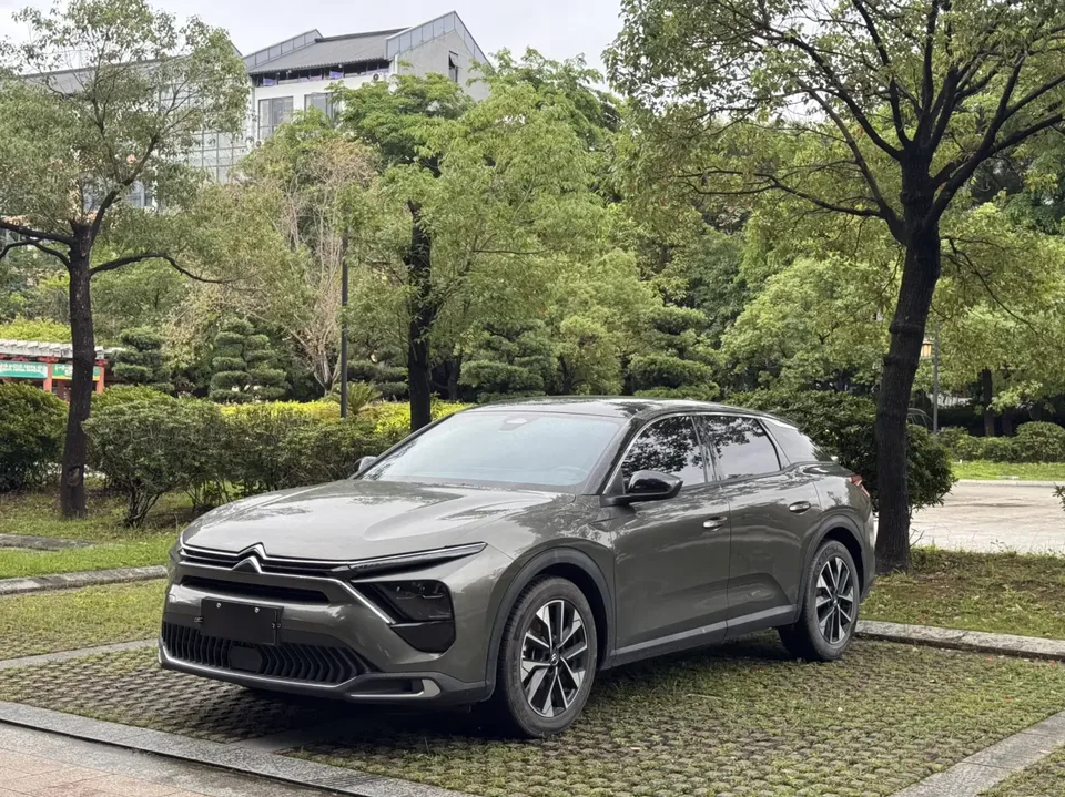 Citroen Versailles C5 X 2023