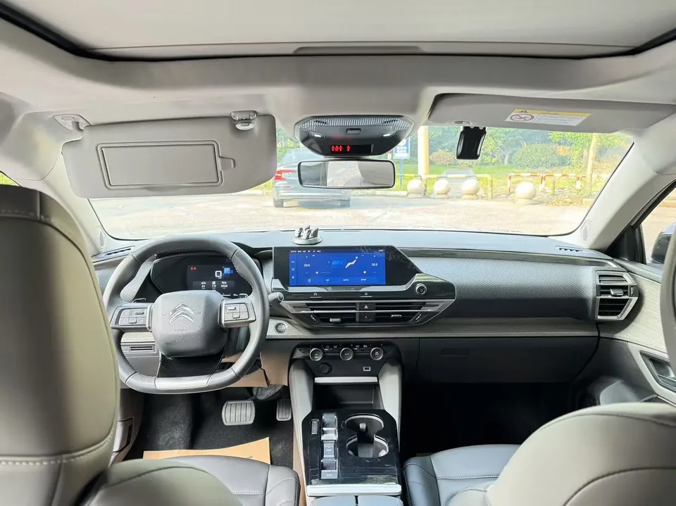 Citroen Versailles C5 X 1.6T enjoys extraordinary benefits 2024 — миниатюра 5