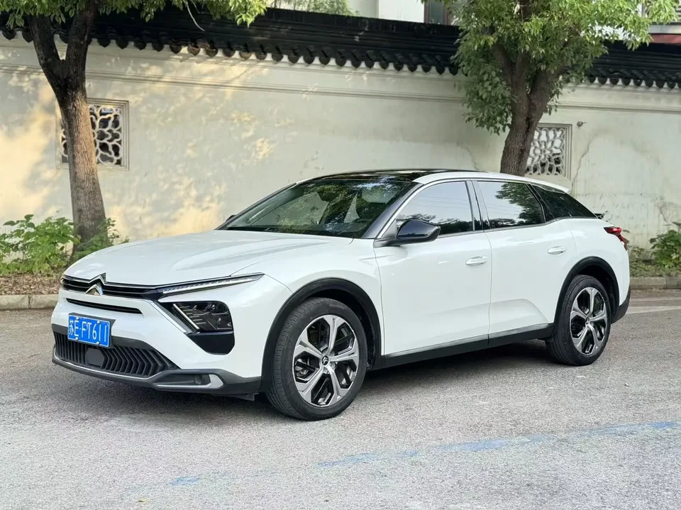 Citroen Versailles C5 X 2024
