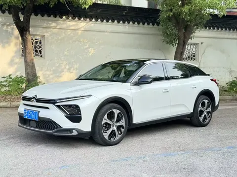 Citroen Versailles C5 X 2024 купить в Москве