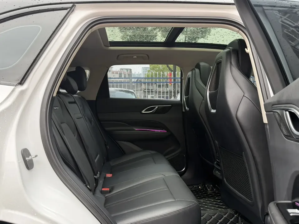 Hongqi HS3 1.5T Shanwei Edition 2023 — миниатюра 4