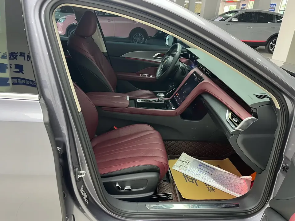 Hongqi H5 Hongqi H5 2023 2.0T Automatic Intelligent Connection Flagship Chang Edition 2023 — миниатюра 4