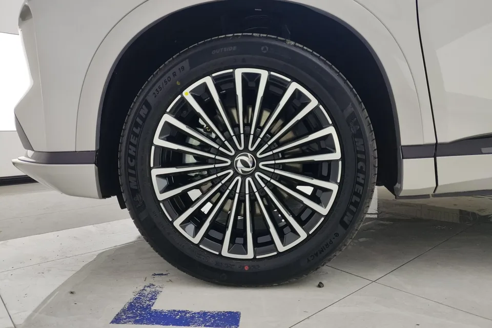 Dongfeng Fengshen L8 PHEV 185KM Dream Edition 2026 — миниатюра 5