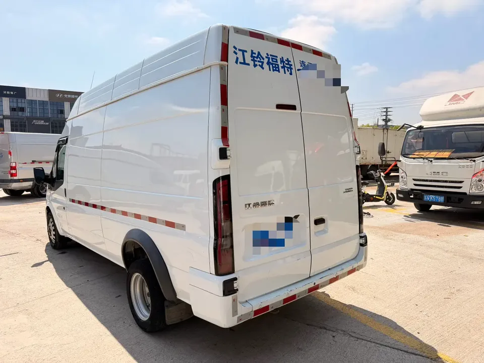 Jiangling Fushun 2.0T manual diesel long axis high top heavy load version 2/3 seats 2024 — миниатюра 4