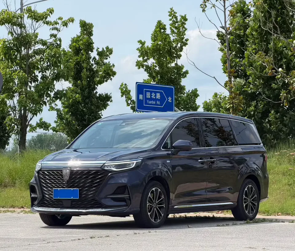 Roewe iMAX8 2022