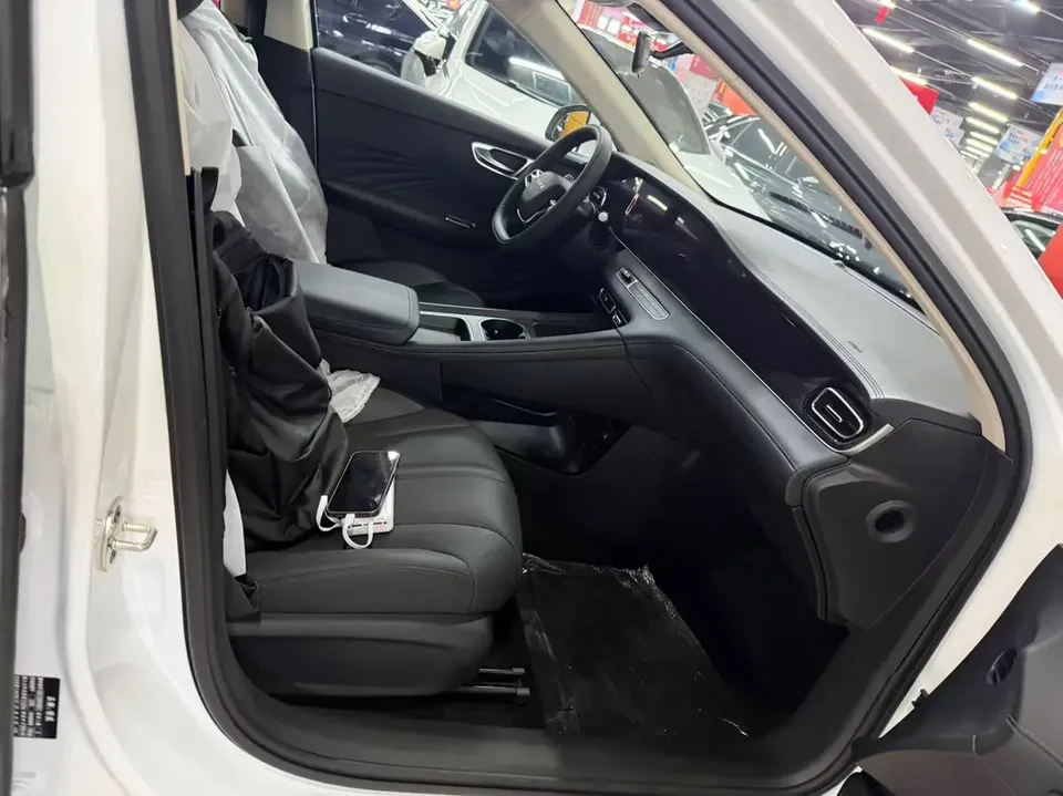 Roewe D7 DMH 125 Excellence Edition 2024 — миниатюра 2