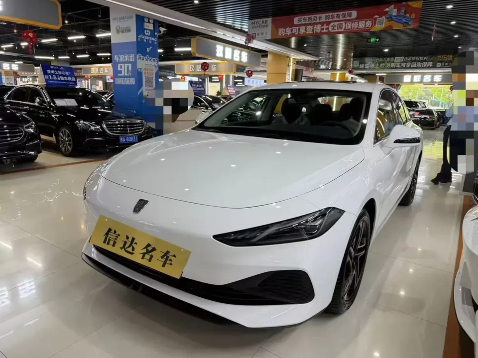 Roewe D7 DMH 125 Excellence Edition 2024 — фото 1, купить с доставкой в Москву