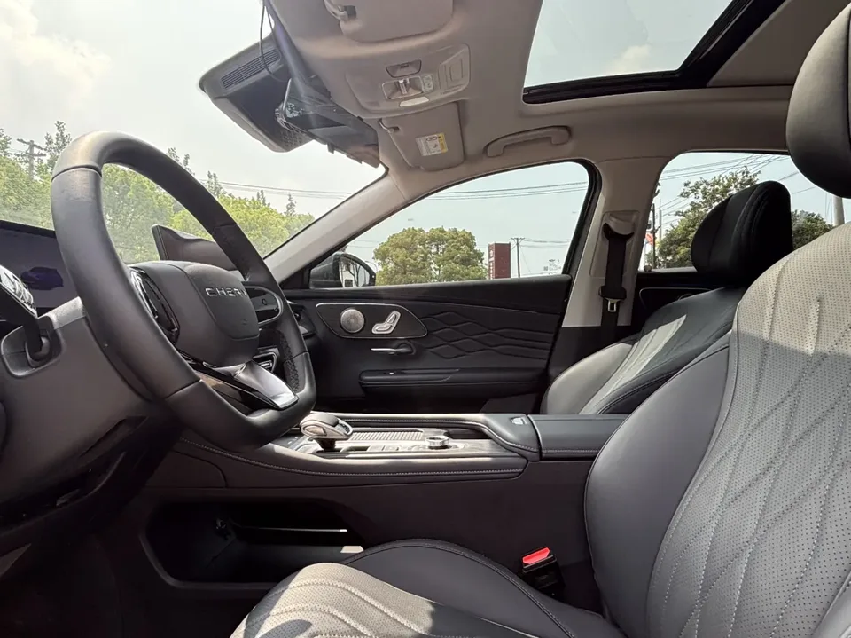 Chery Arrizo 8 PRO 290TGDI DCT Luxury Edition+ 2025 — миниатюра 5