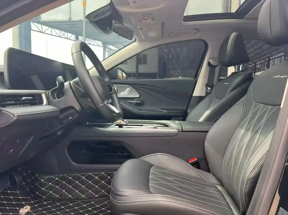 Chery Arrizo 8 1.6TGDI DCT Elegant 2023 — миниатюра 5