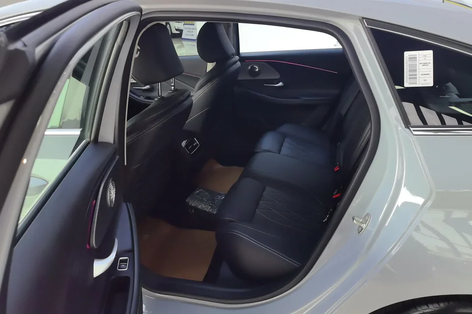 Chery Arrizo 8 1.6TGDI DCT Rui 2026 — миниатюра 4