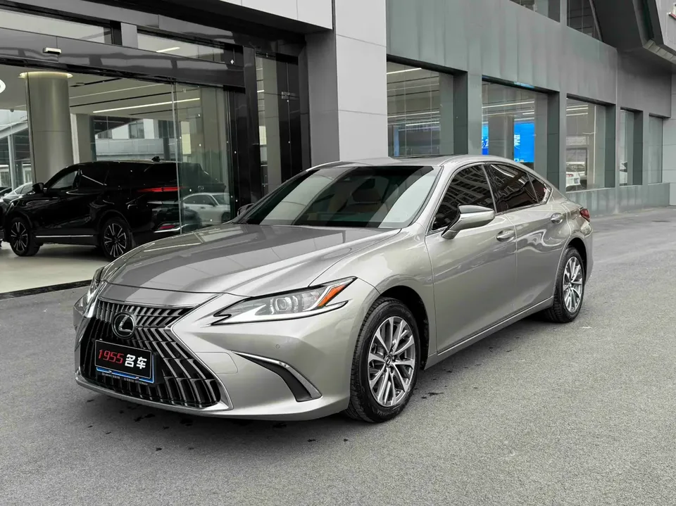Lexus ES 2024