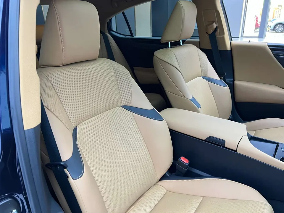 Lexus ES Lexus ES 2023 2.0L Automatic Front-wheel Drive 5-seater Parallel Import 2024 — миниатюра 4
