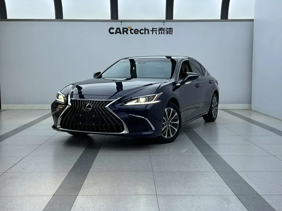 Lexus ES 2024