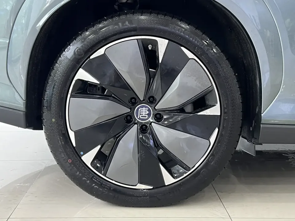 BYD Tang L DM Tang L DM DM-p 175KM 4WD Drone Player Edition 2025 — thumbnail 3