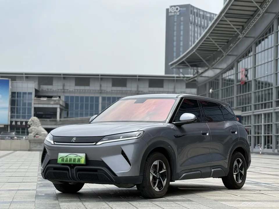 BYD Yuan Up Yuan UP 401KM Leading Model 2024 — photo 1, buy with delivery to Moscow
