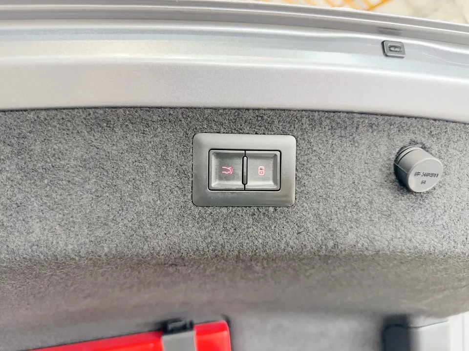 BYD Han DM DM-i 121KM Premium Edition 2022 — миниатюра 3