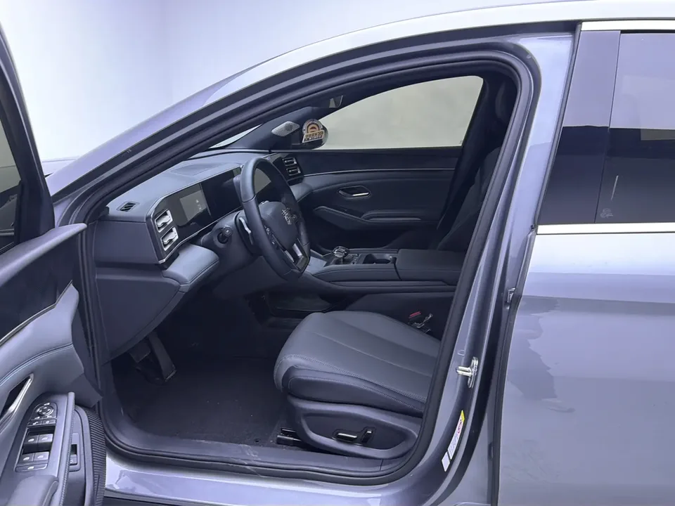 BYD Qin L DM Qin L DM Intelligent Driving Edition DM-i 120KM Beyond Edition 2025 — thumbnail 5