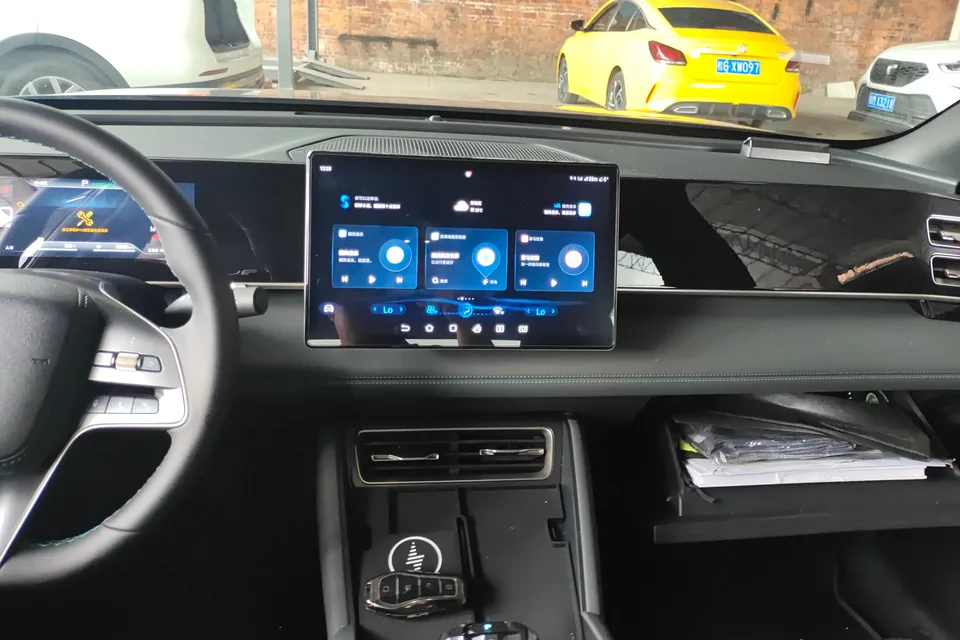 BYD Qin L DM Qin L DM DM-i 80KM Beyond Edition 2024 — thumbnail 4