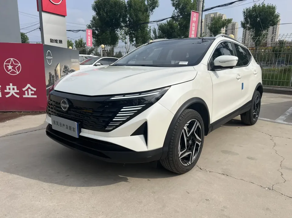 Nissan Qashqai Qashqai Qashqai 2025 Honor 2.0L CVT XV+ Leading Edition 2026 — photo 1, buy with delivery to Moscow